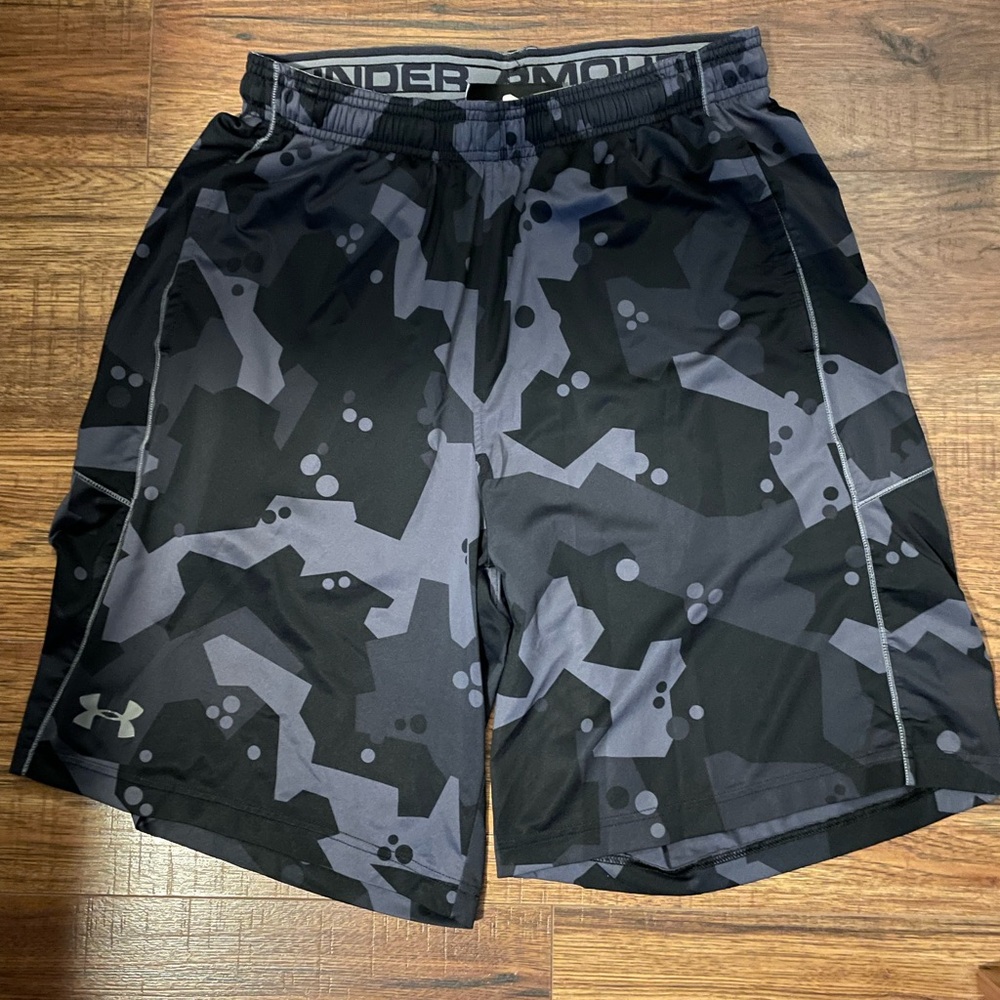 Mens Under Armor Training Shorts Size Medium